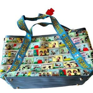 Harveys seatbelt extra large overnight tote bag. Brand new with tags Peanuts bag